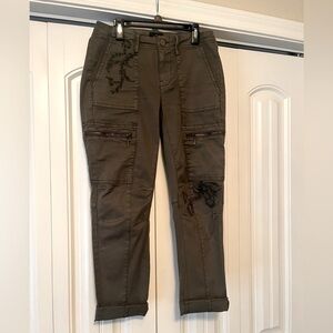 Army Green Crop Pants With Embroidery